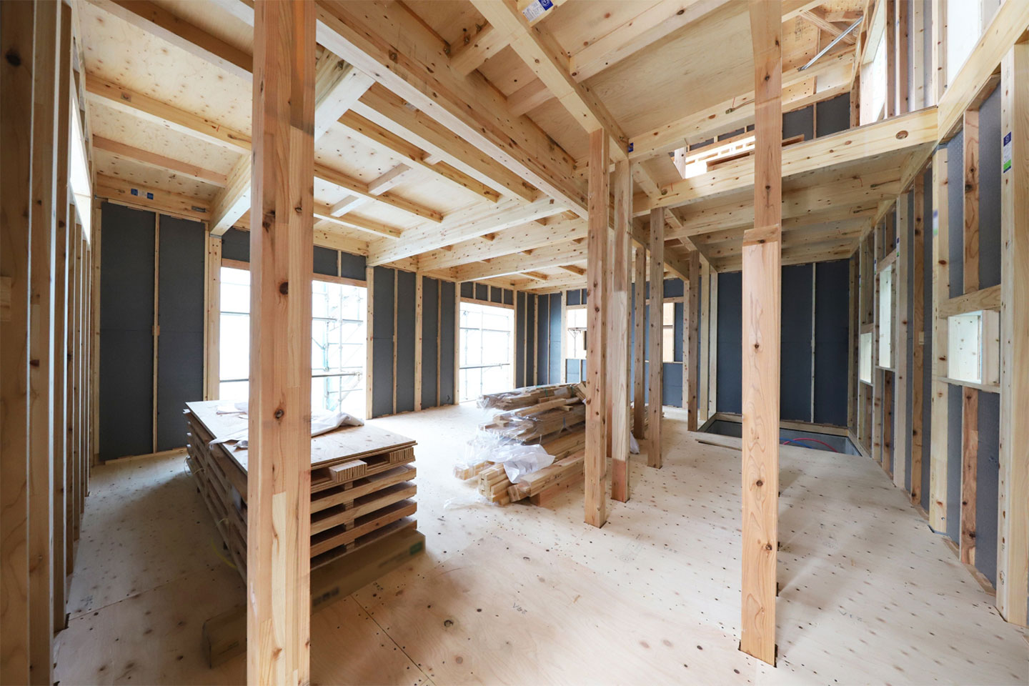 木造住宅の新築工事中の構造内部