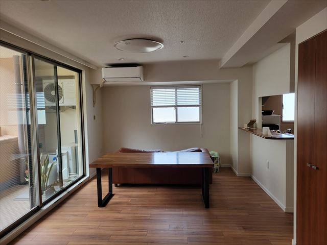 某マンション床貼り替え